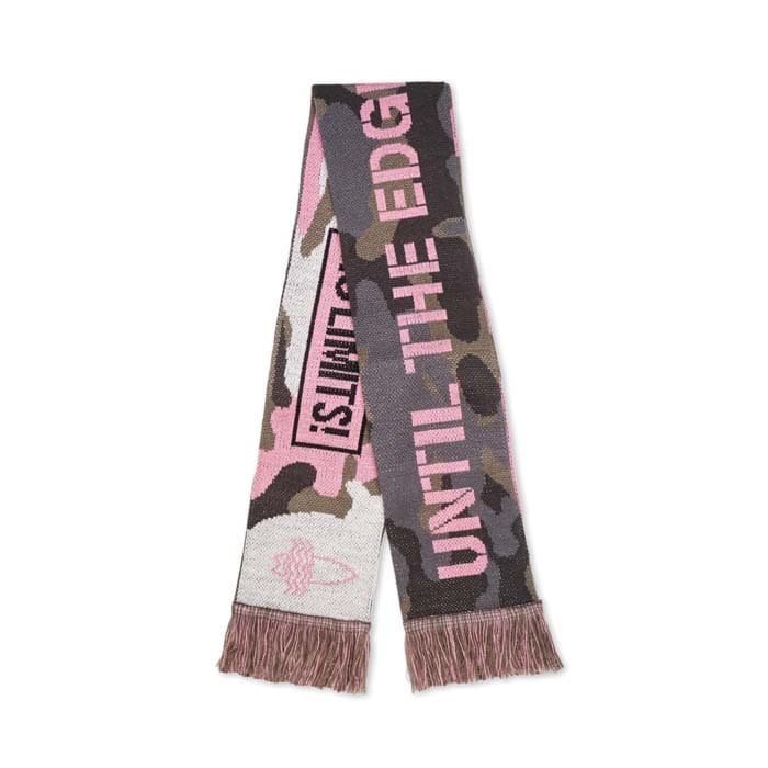 Écharpe jacquard double couche en rPET avec votre motif multicolore personnalisé.