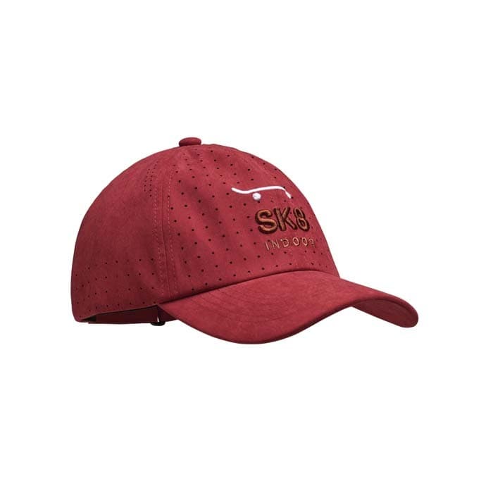 Casquette 6 panneaux en polyester avec panneaux perforés.