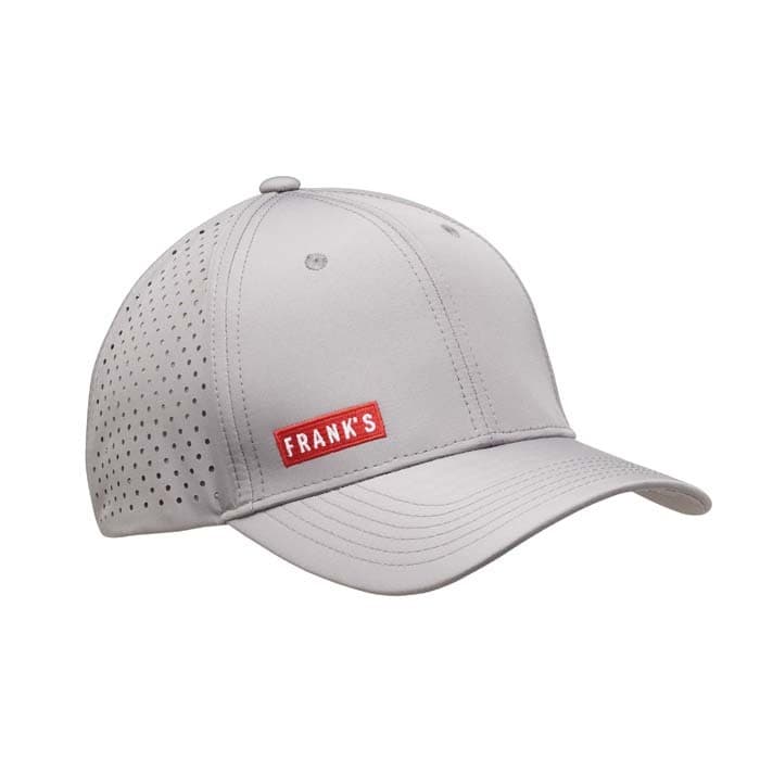 Casquette de baseball en pongé avec dos en maille perforée.